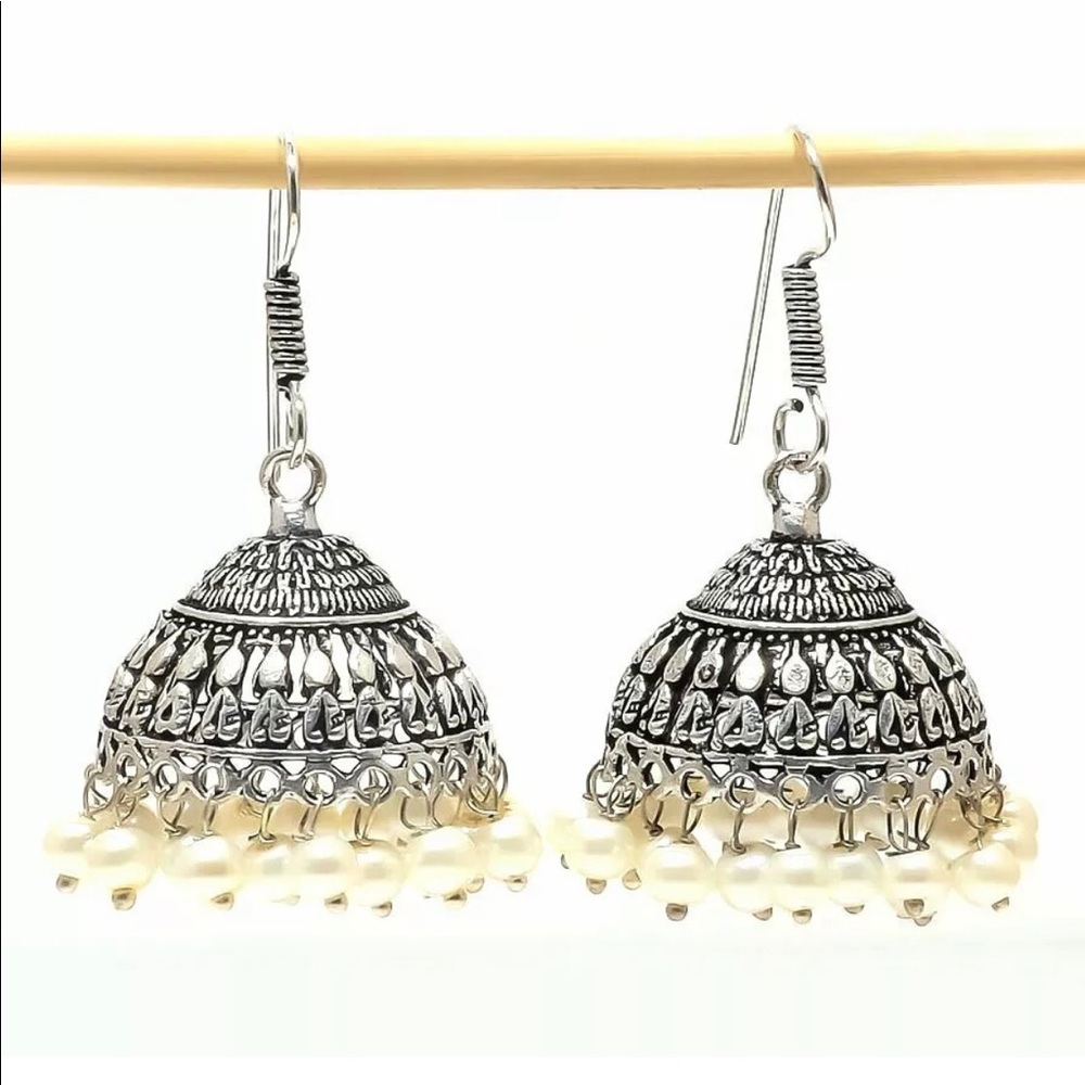 Beautiful drop Pearl earrings